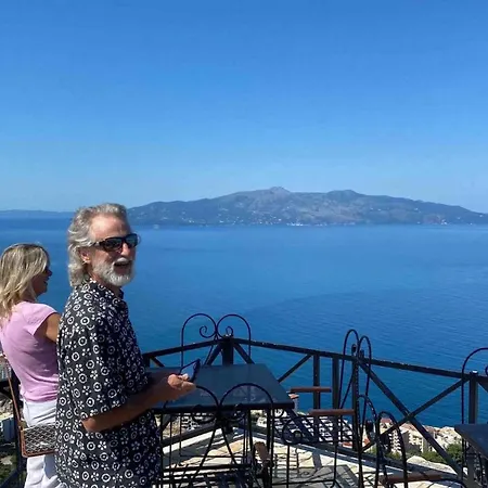 Blue Breeze Attic - Front View Sarandë